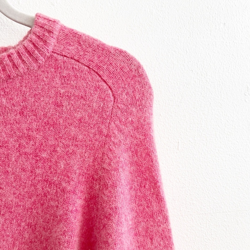 H&M Pink Sweater Medium Crew Neck Long Sleeve Ribbed Hem bubble pink NWOT - Picture 8 of 10